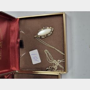 Vintage Sterling 21" pearl shell pendant necklace