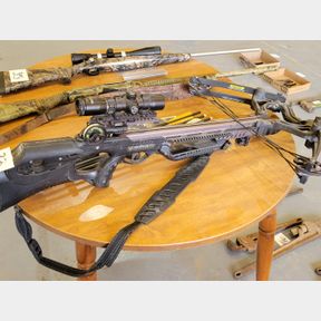 Barnett Ghost 410 Crossbow with Scope and arrows