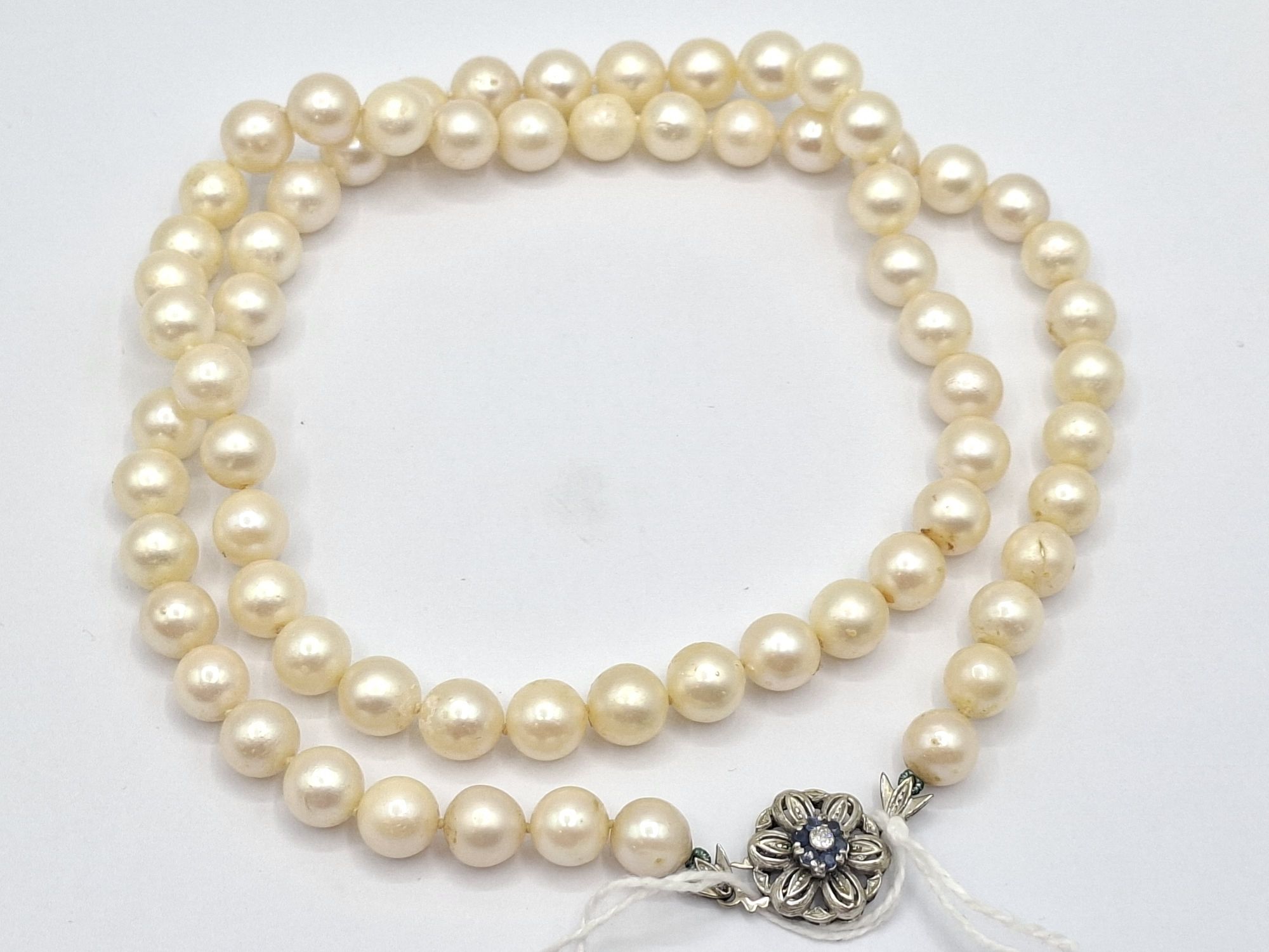 ANTIQUE STRAND OF PEARLS