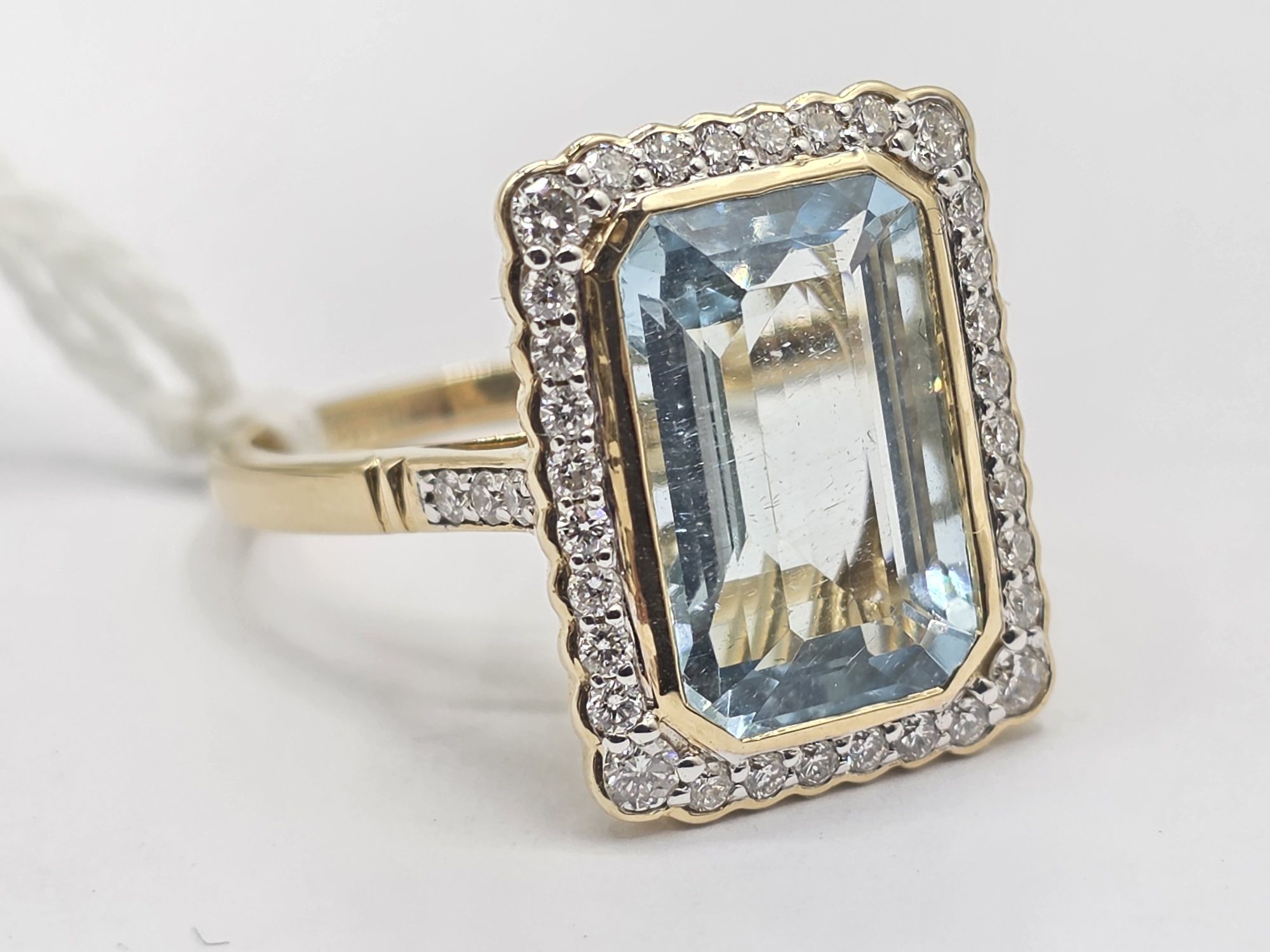 14k Aquamarine And Diamond Cocktail Ring