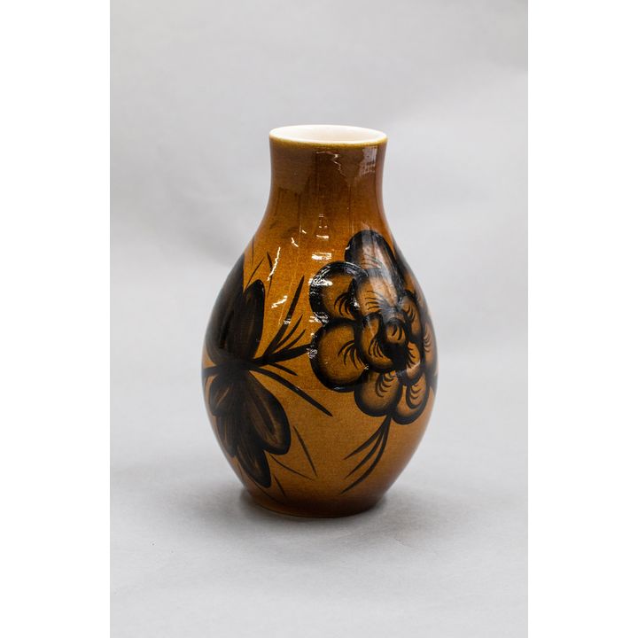 Daniel Steenstra for Crown Lynn - Hand-crafted vase