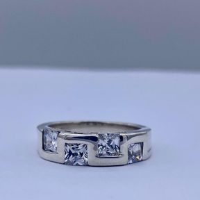 DAZZLING 0.80CT CUBIC STEPPED ETERNITY SILVER RING - SIZE Q - 5.93G