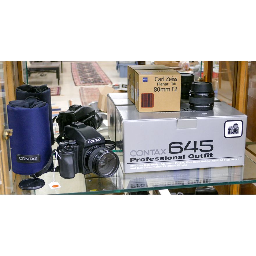 Contax 645 Medium Format Camera with Planar T 80mm