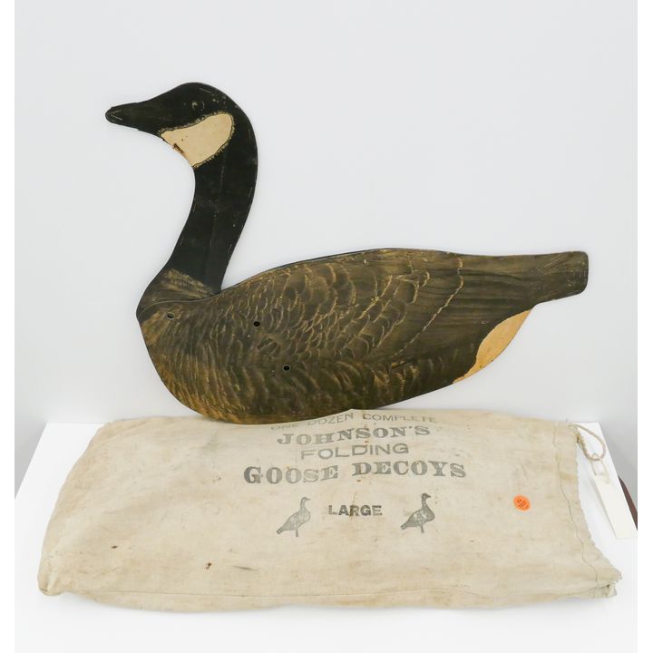 Set Vintage Johnson's Folding Wood Goose Decoys with Bag