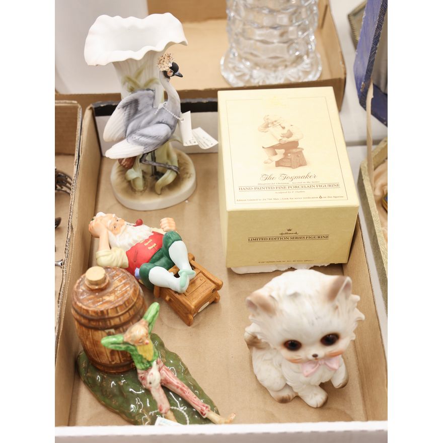 Box Vintage Figurines etc.