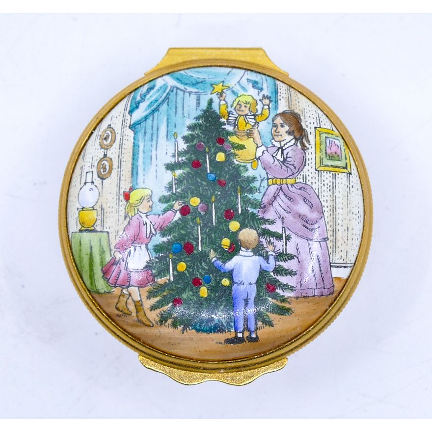 Halcyon Days Christmas 1983 Enameled Box 1'' x 2''