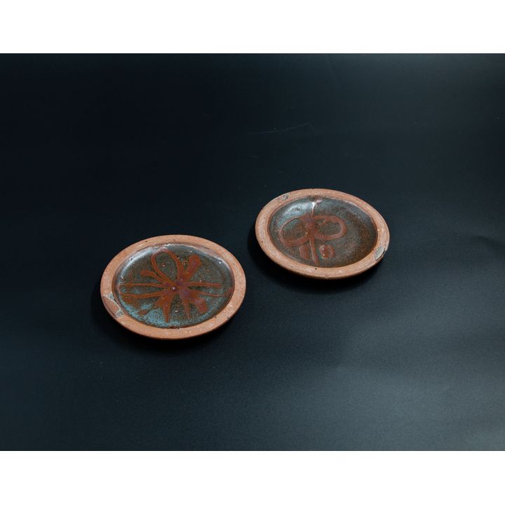 Warren Tippett - Two matching pin dishes