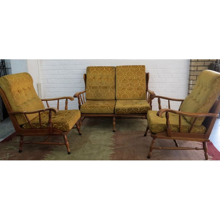 3  PIECE LOUNGE SUITE