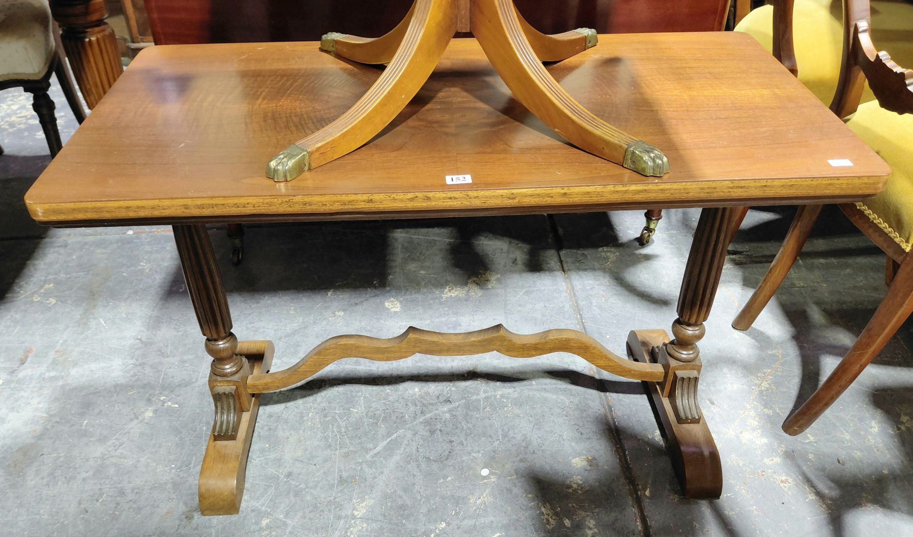 152 · RECTANGULAR OCCASIONAL TABLE