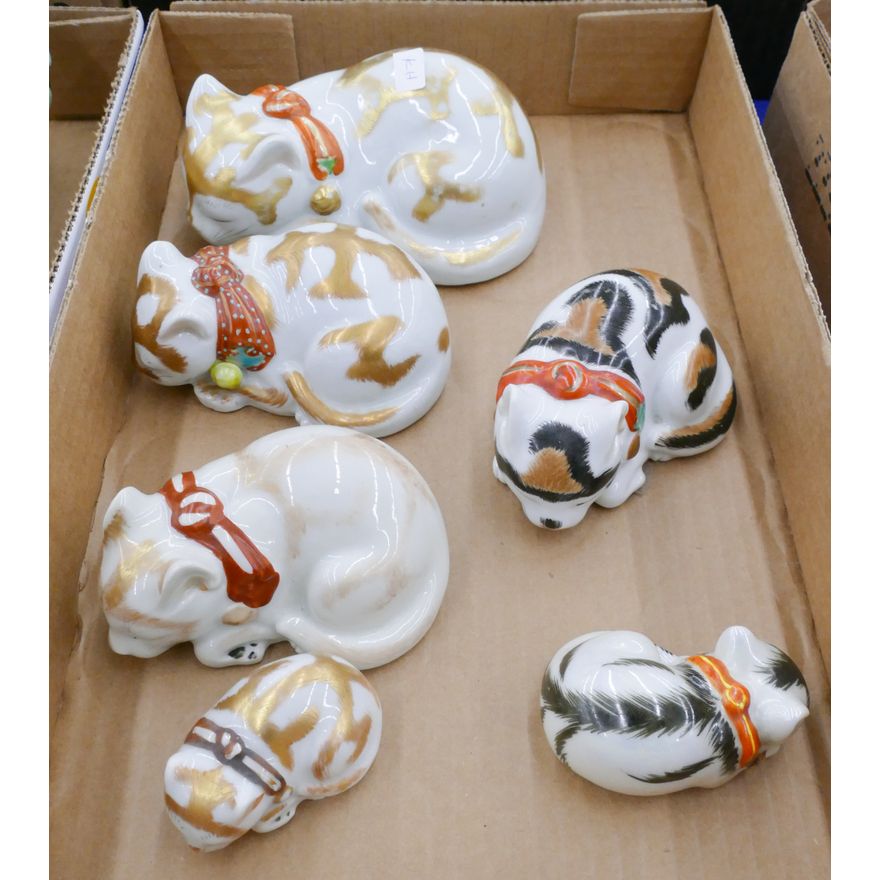 Box Japanese Kutani Cat Figures