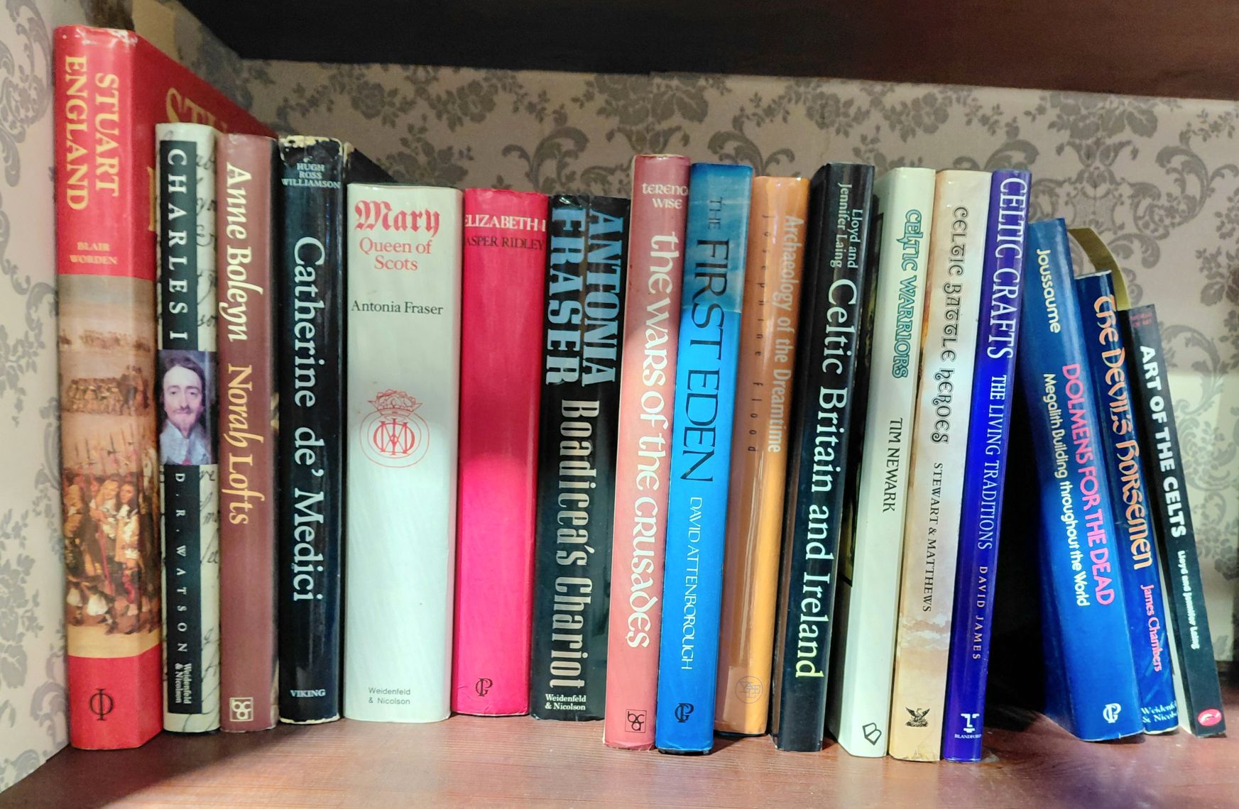 206 · BOOKS - HISTORY AND BIOGRAPHIES