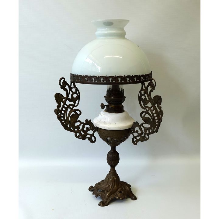 VICTORIAN OIL LAMP
