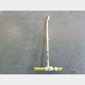 LASHER - 16 TOOTH GARDEN RAKE - YELLOW (LITTLE DENT)