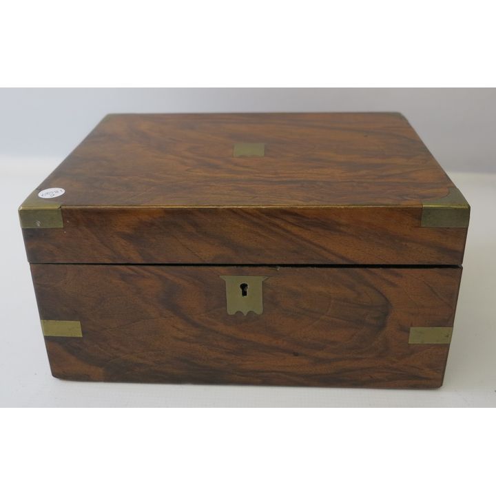 VICTORIAN WALNUT WRITING BOX
