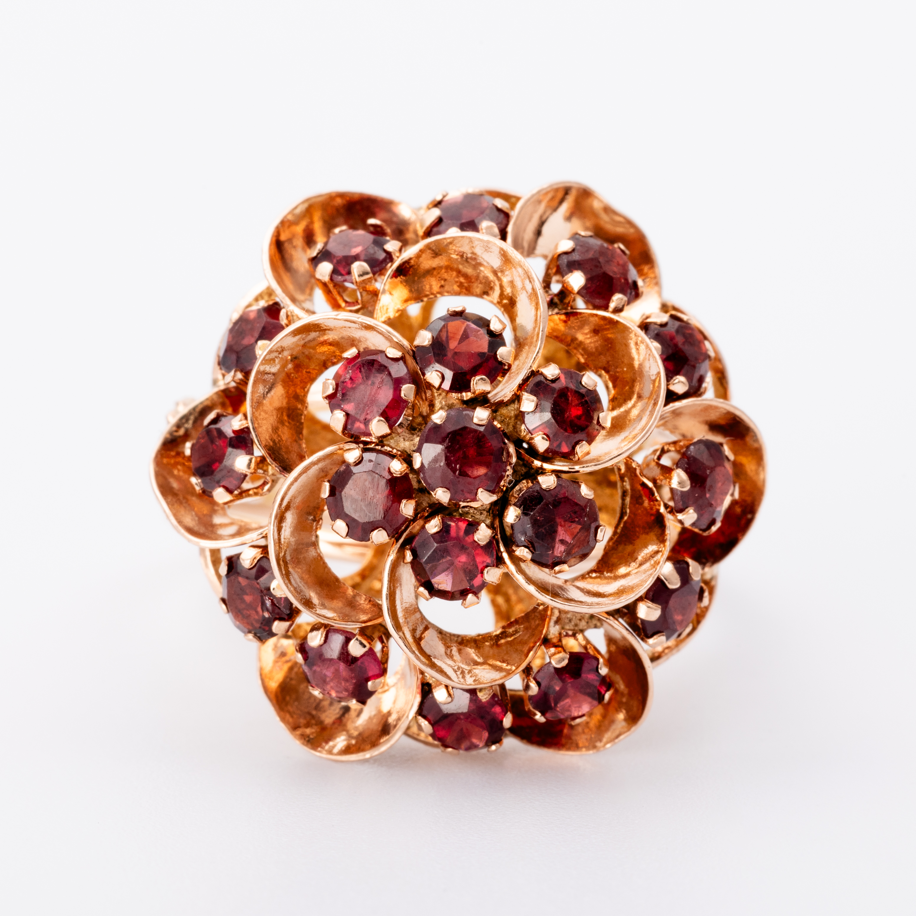 91 · Garnet Flower Cluster Ring 12ct Gold