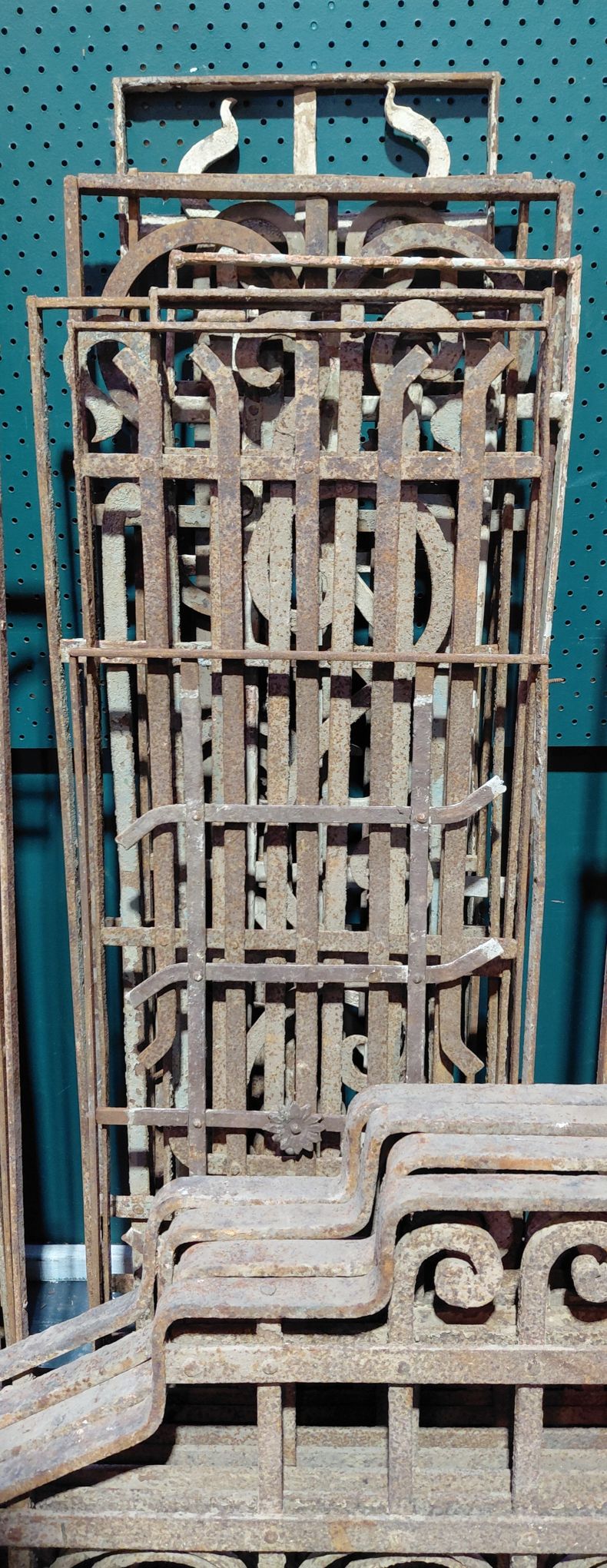 332 · WROUGHT IRON PANELS