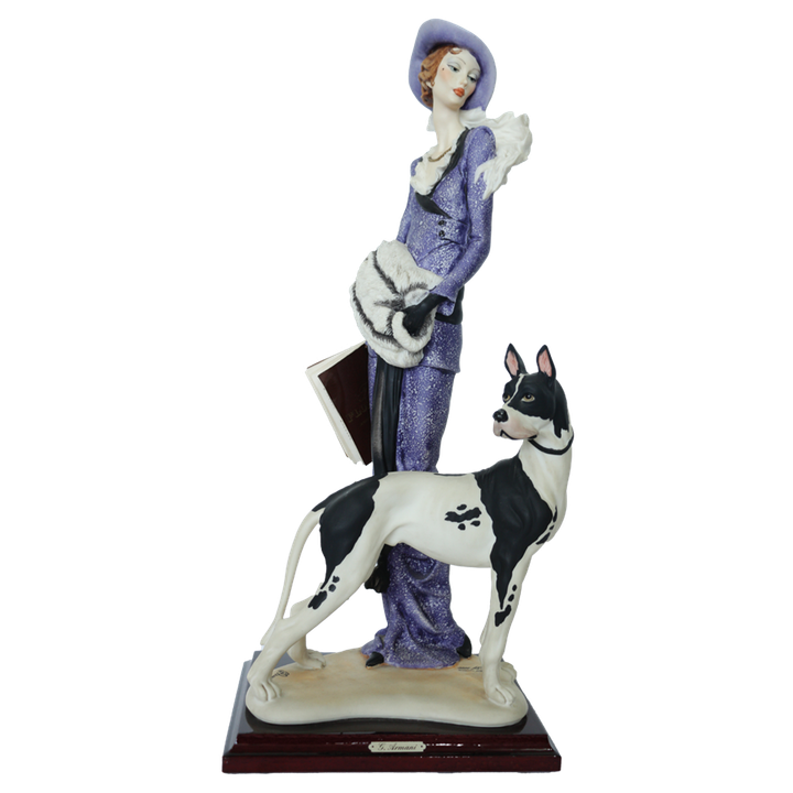 Dama con perro de la firma Capodimonte