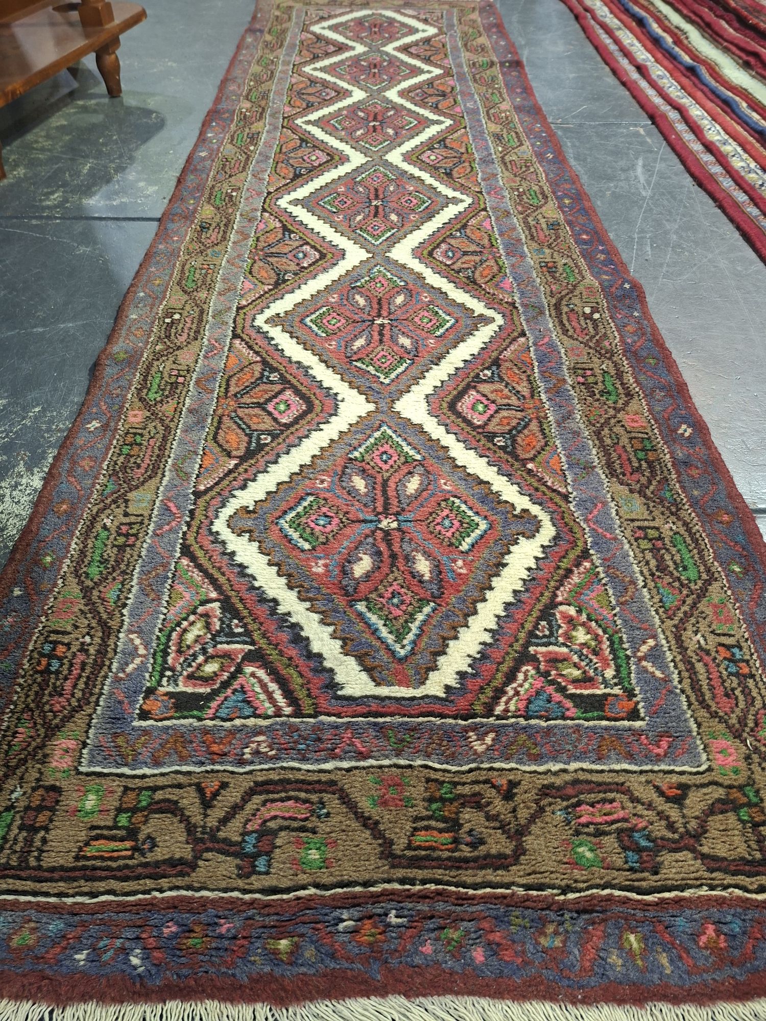285 · WOOLEN RUNNER