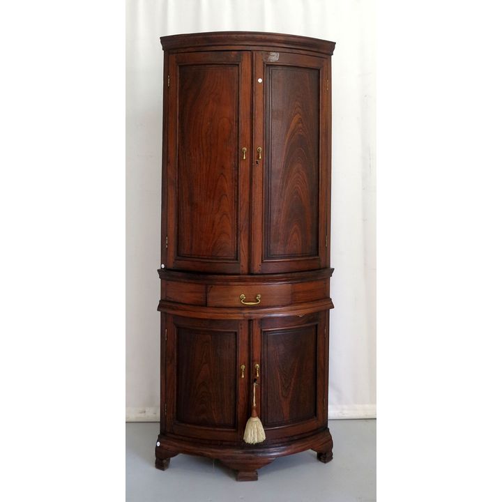 CORNER CABINET