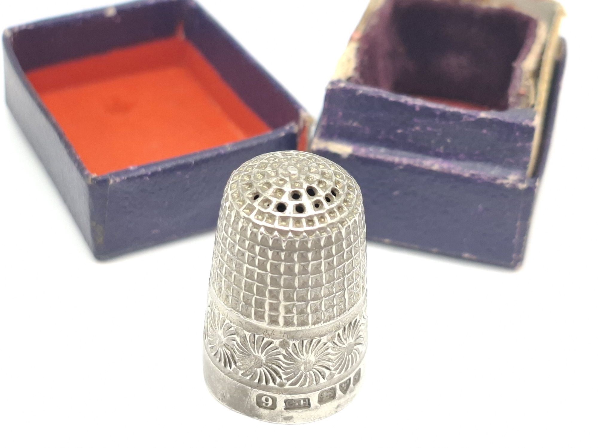 1045 · STERLING SILVER THIMBLE
