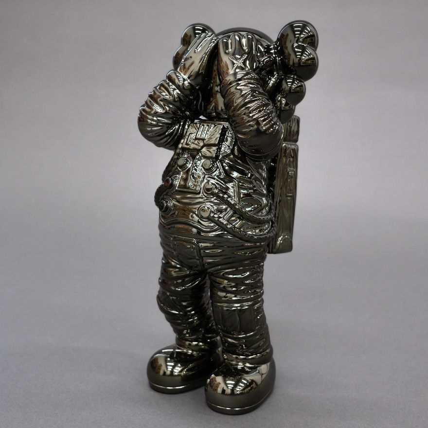 KAWS 'Holiday Space (black)'