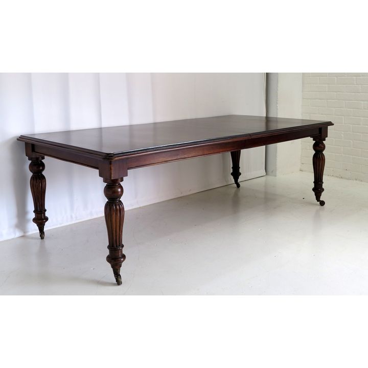 VICTORIAN STYLE MAHOGANY EXTENSION DINING TABLE
