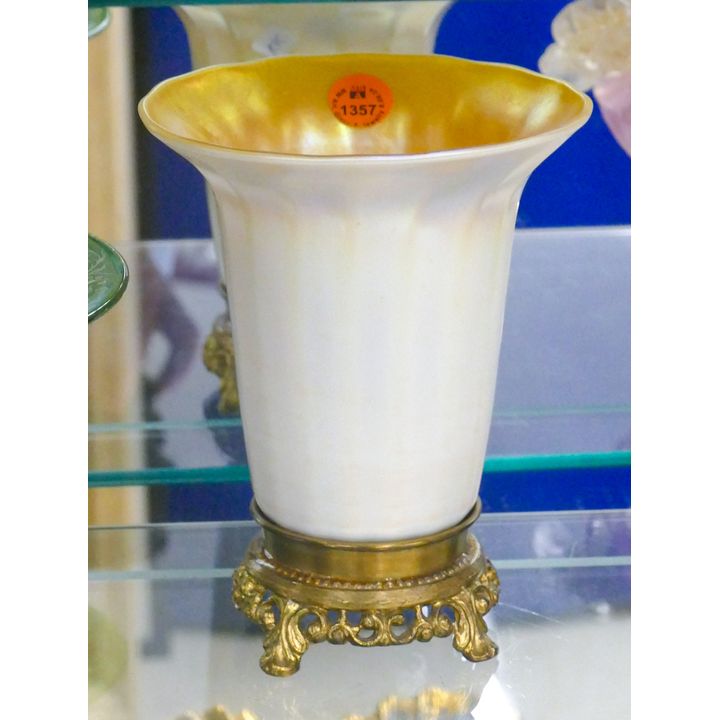 Aurene Glass Shade on Metal Mounted Stand 6''