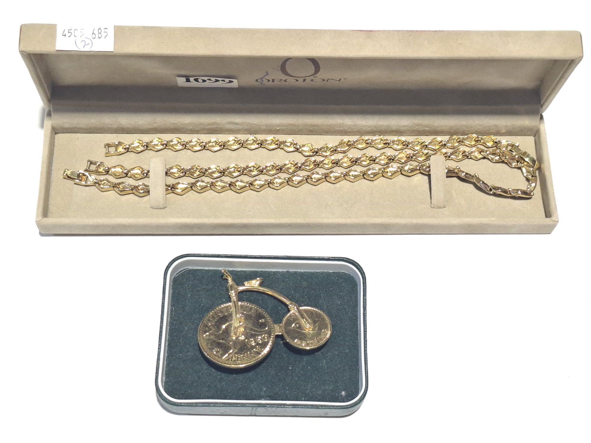 Oroton Jewellery Set