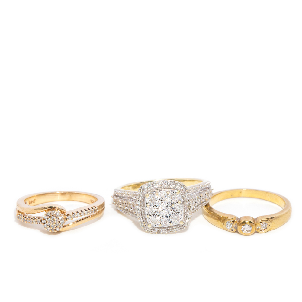 158 · Set of three mixed 9 and 10 carat rings