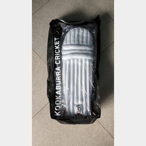 KOOKABURRA BEAST PRO CRICKET PADS JNR - 50661/1640