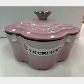 LE CREUSET CAST IRON 20CM CHIFFON PINK FLOWER POT - 51648/3103