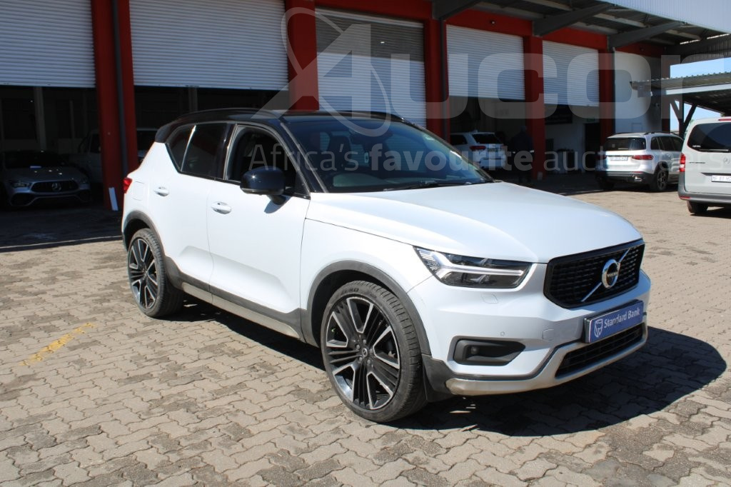 2021 VOLVO XC40 T3 R-DESIGN GEARTRONIC A/T