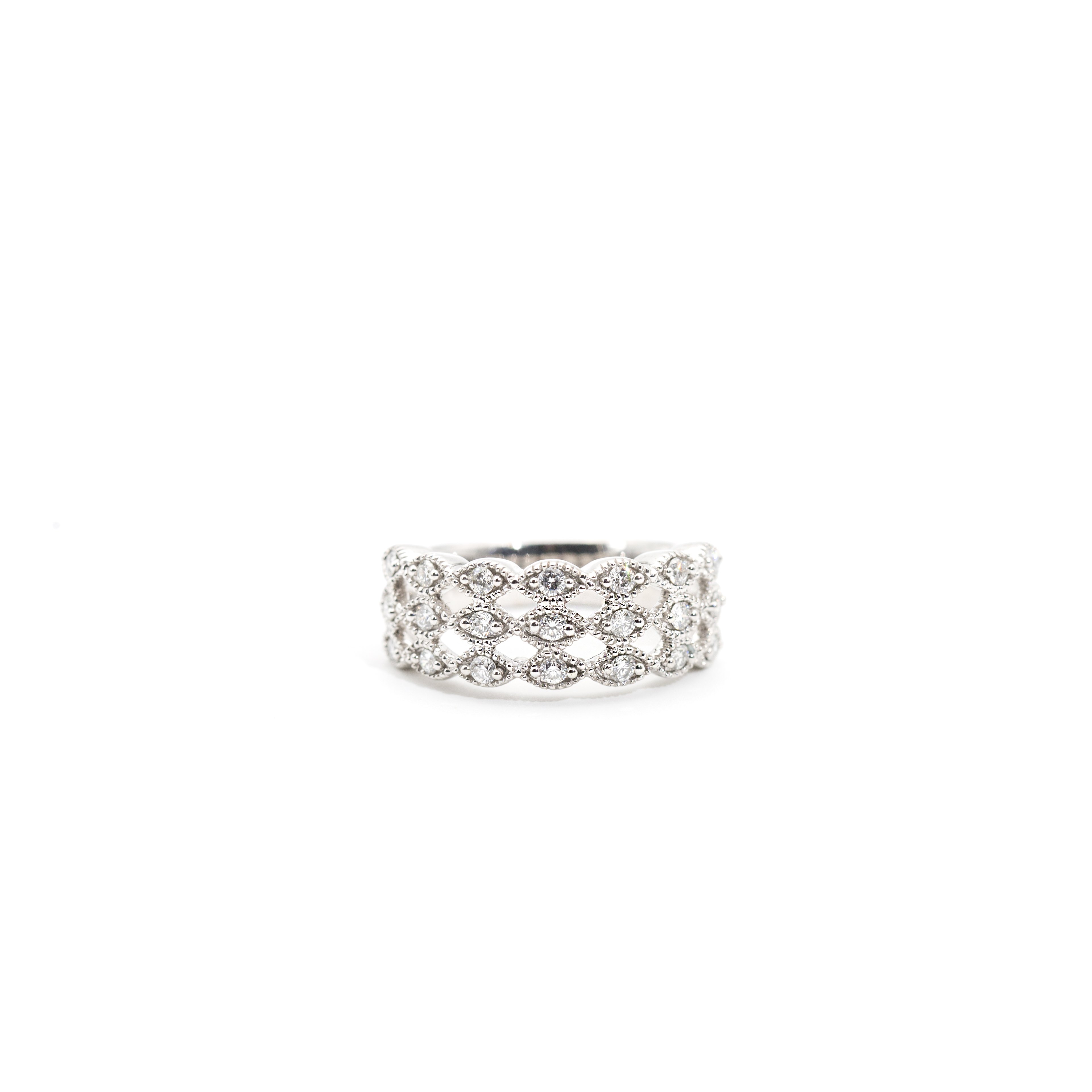 478. · 18ct White Gold & Diamond Ring 8.3g