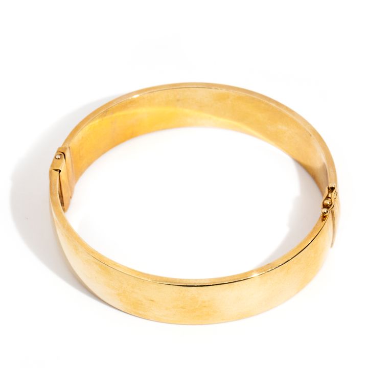 9 Carat Yellow Gold Hinged bangle