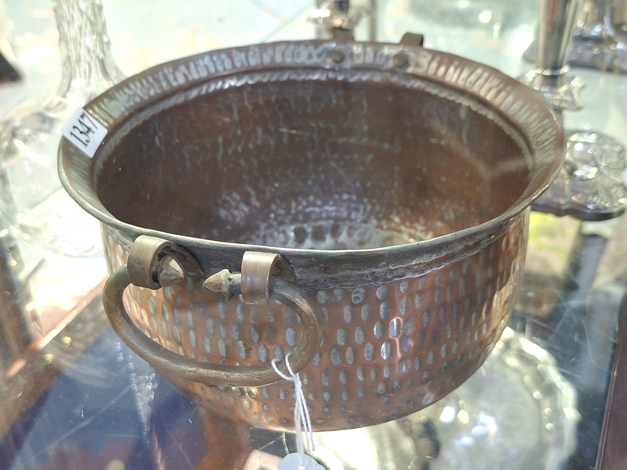 1347 · TWIN HANDLED CAULDRON
