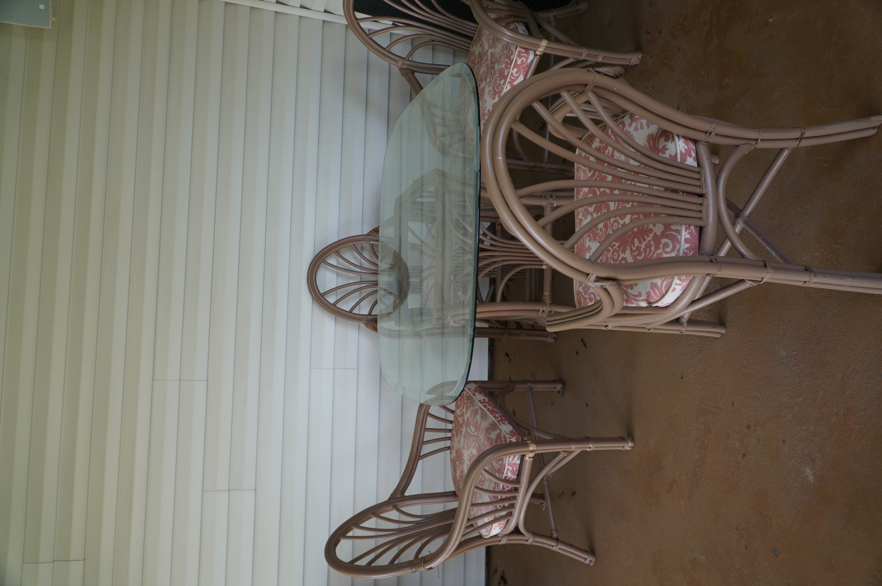 Glass top Patio table and 4 chairs Busy Beever