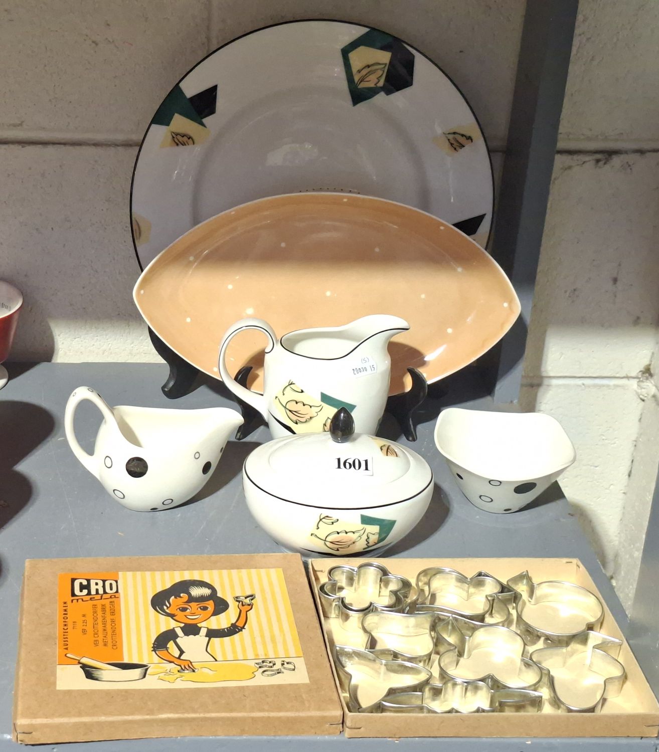 ENGLISH CERAMICS AND COOKIE CUTTERS