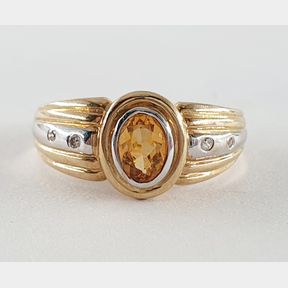 9CT YELLOW GOLD RING WITH 4 ROUNDS DIAMONDS & OVAL CITRINE - 51929/11709
