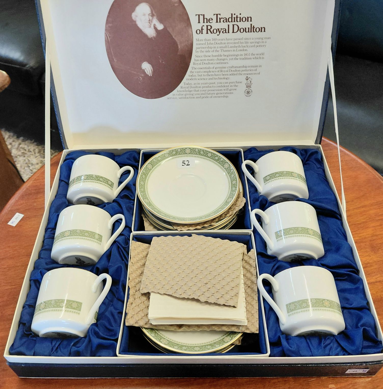 ROYAL DOULTON 'RONDELAY' TEASET