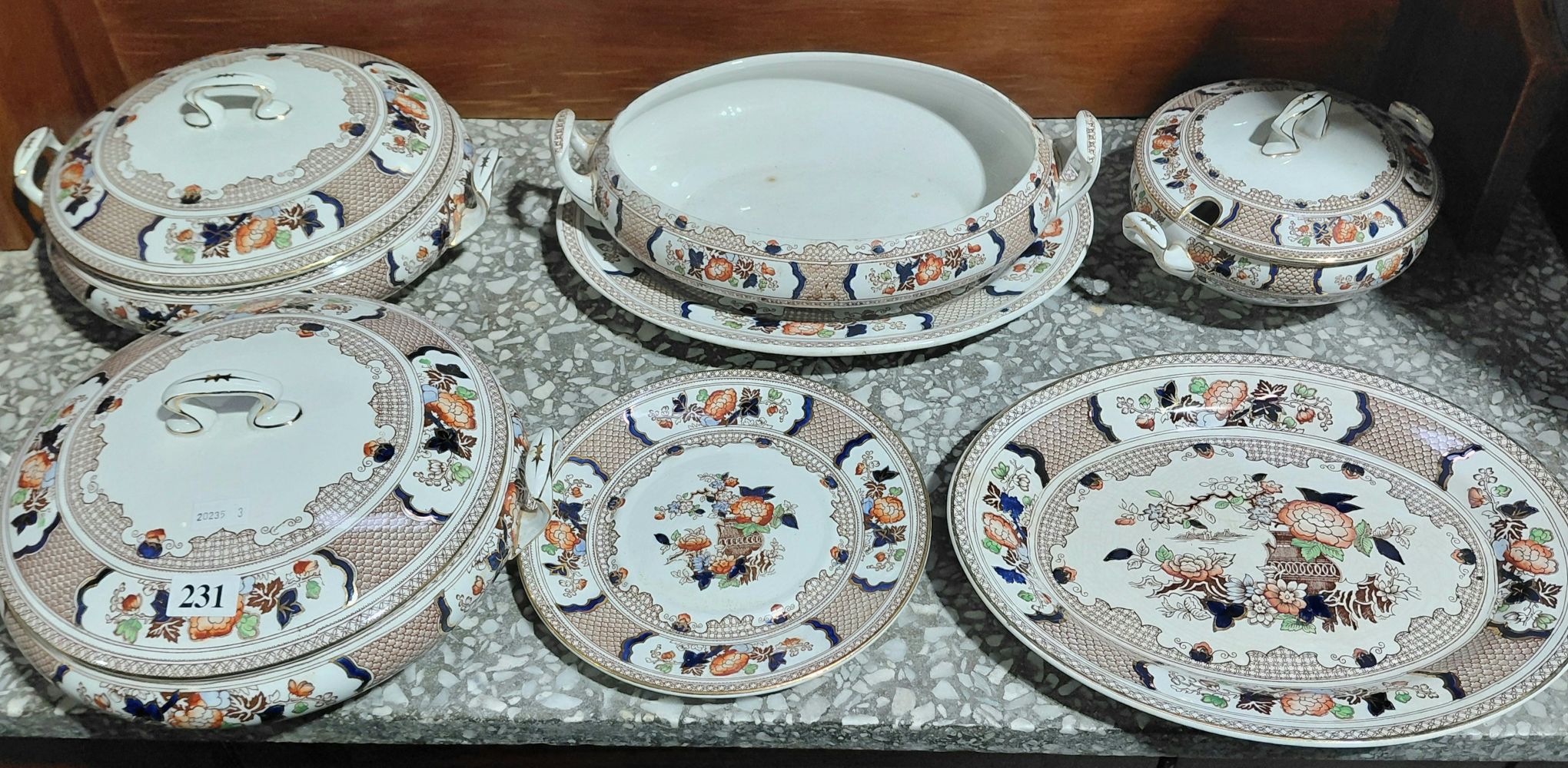 231 · PEEL, SOLIAN WARE DINNER SERVICE