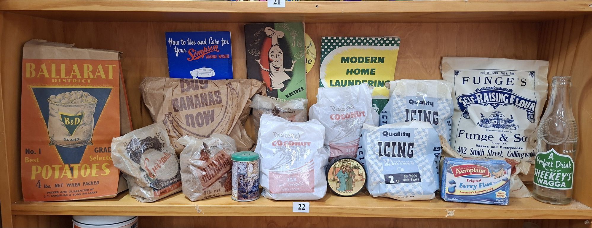 22 · OLD KITCHEN WARES