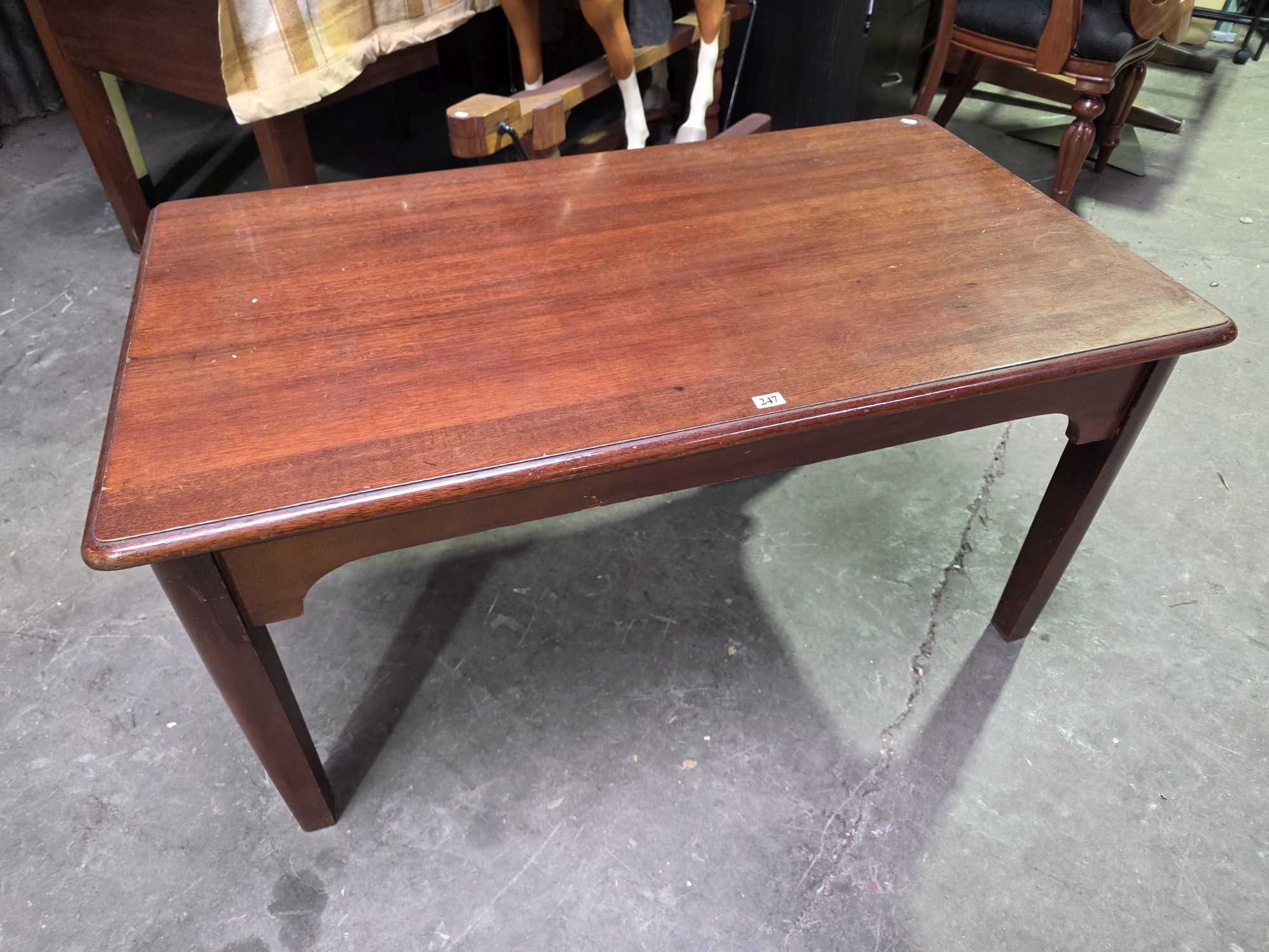 247 · LOW TABLE