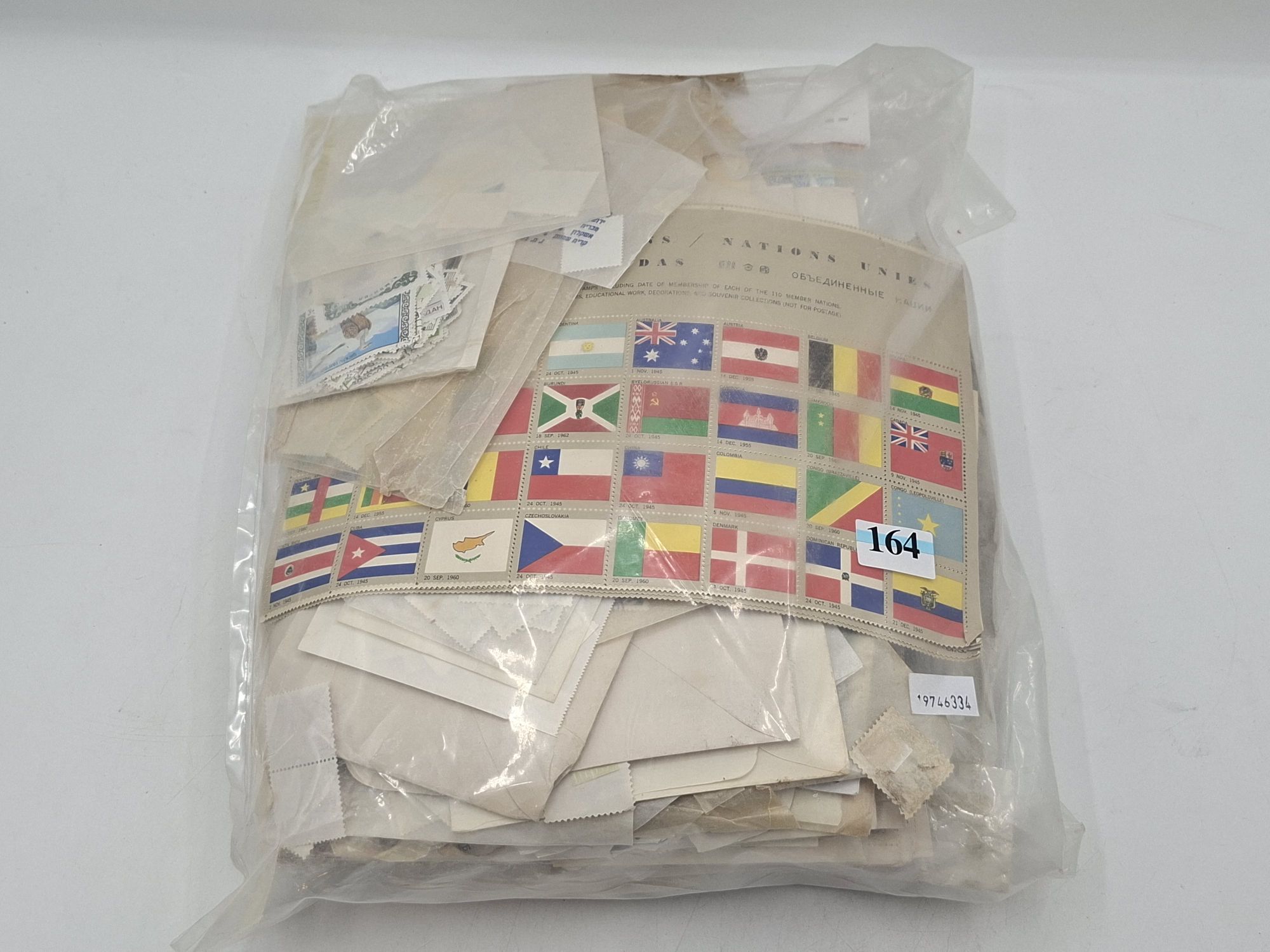 164 · WORLD STAMPS