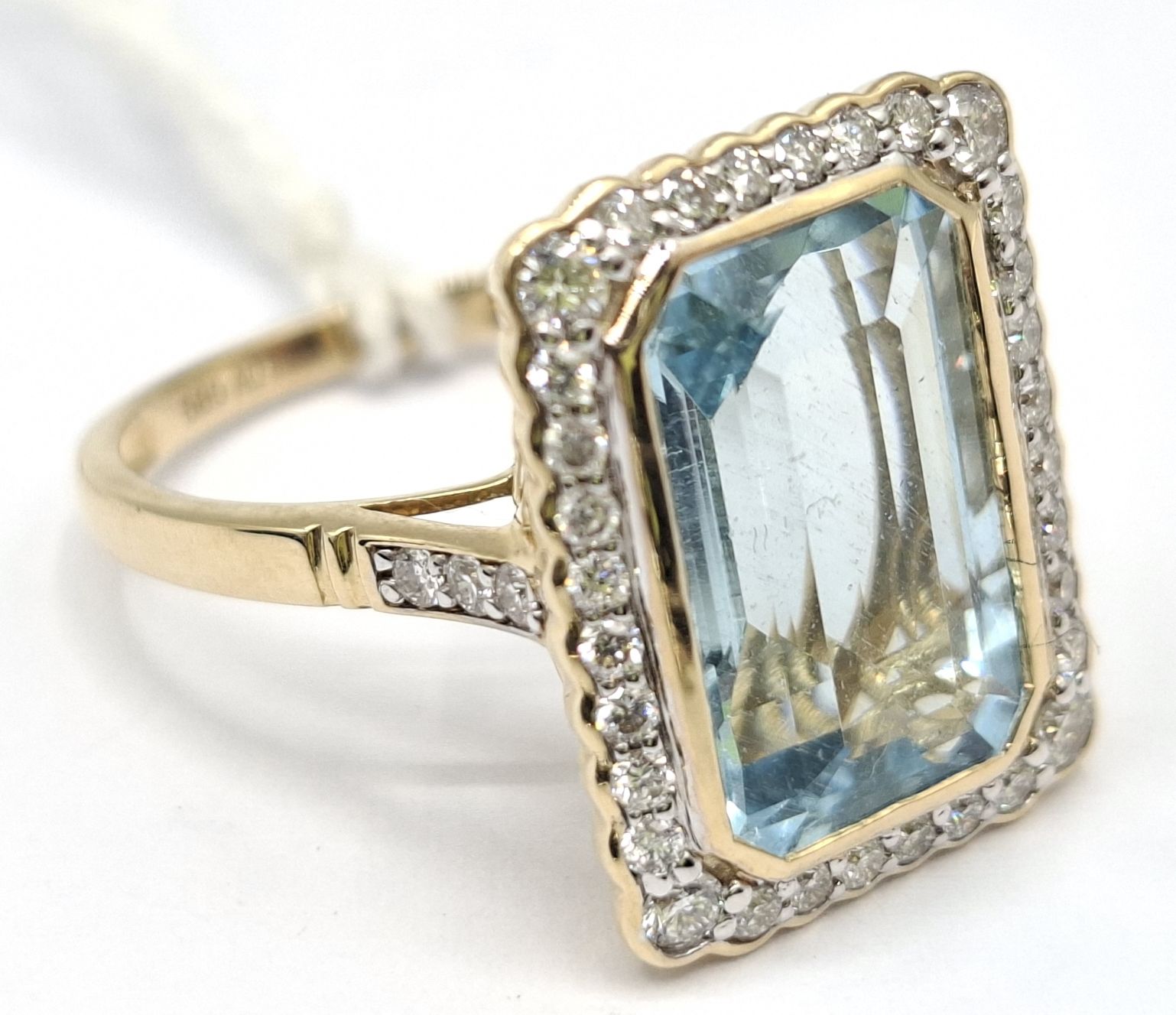 14k Aquamarine And Diamond Cocktail Ring