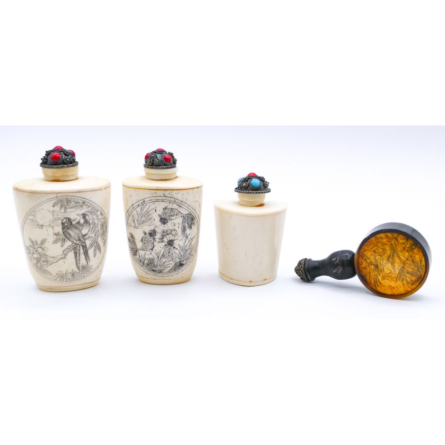 Box 4pc Old Chinese Bone & Horn Snuff Bottles