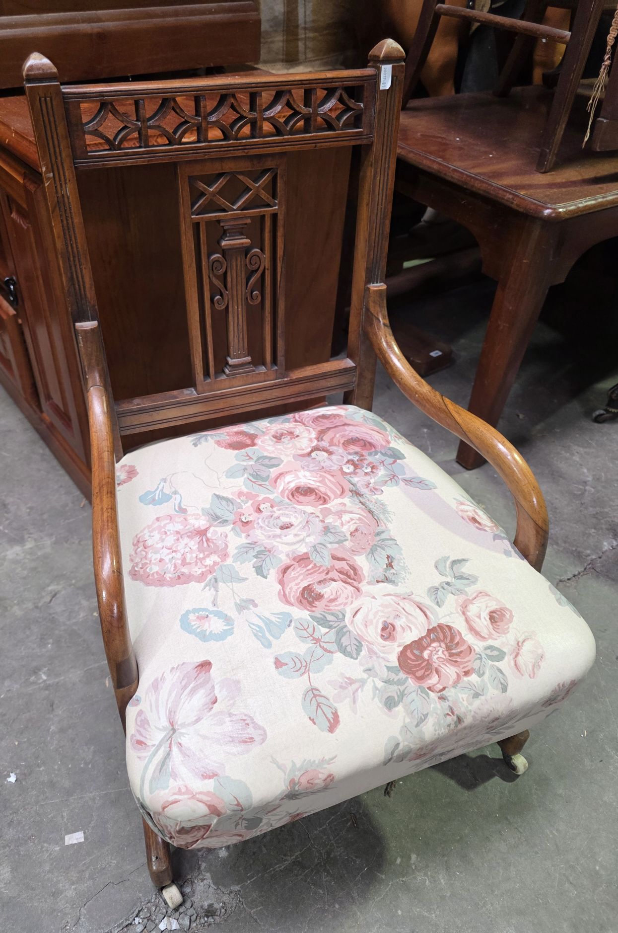 264 · ANTIQUE BEDROOM CHAIR
