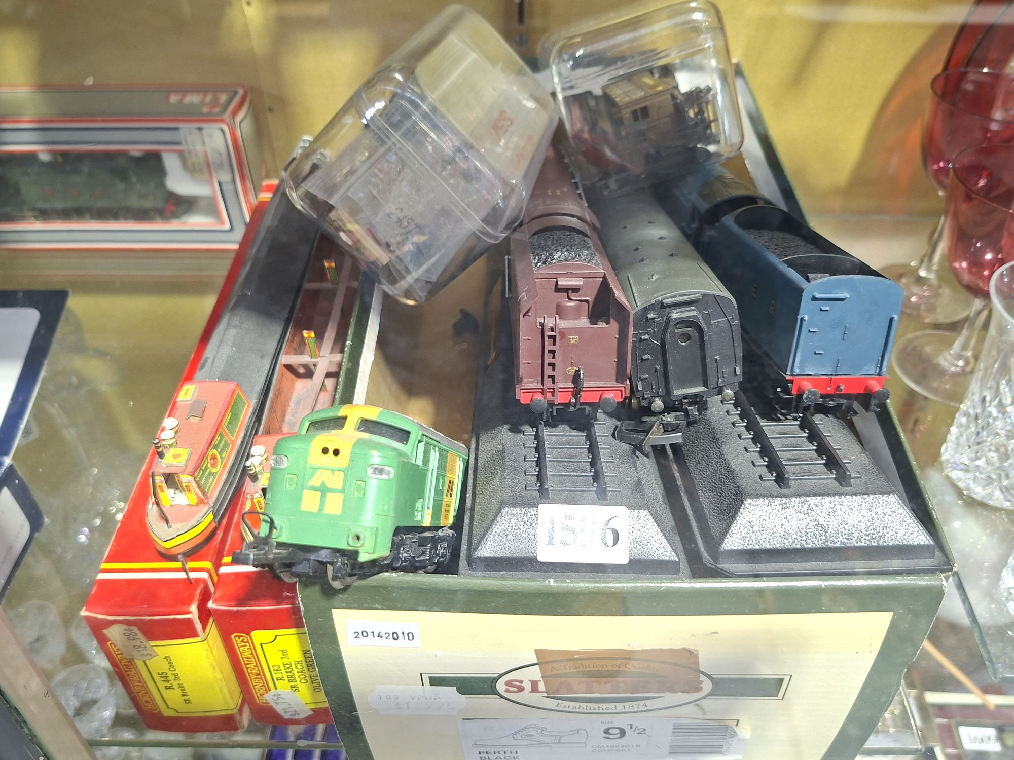Oo/H.O. Gauge Models
