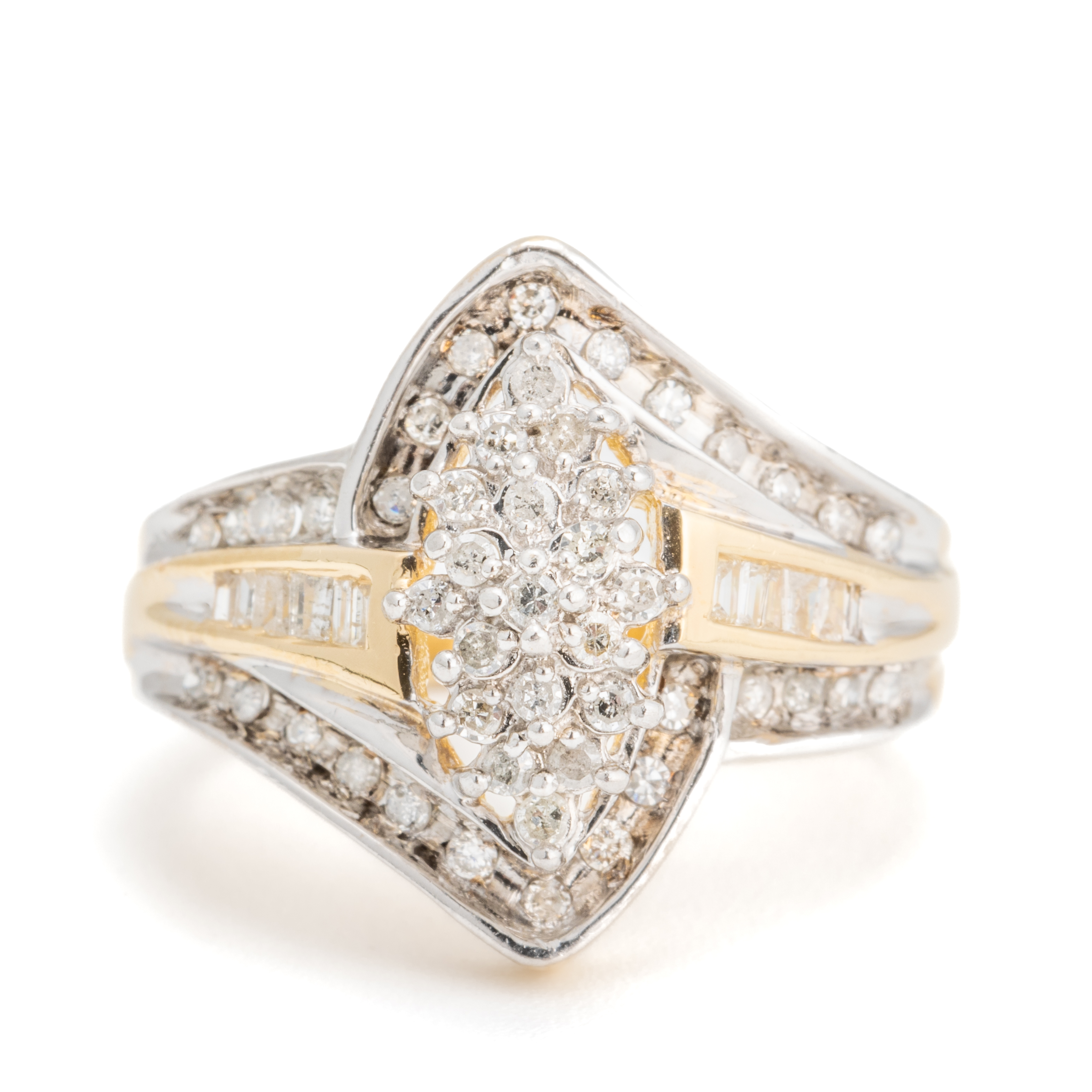 196 · Diamond Cluster Ring 10ct Gold