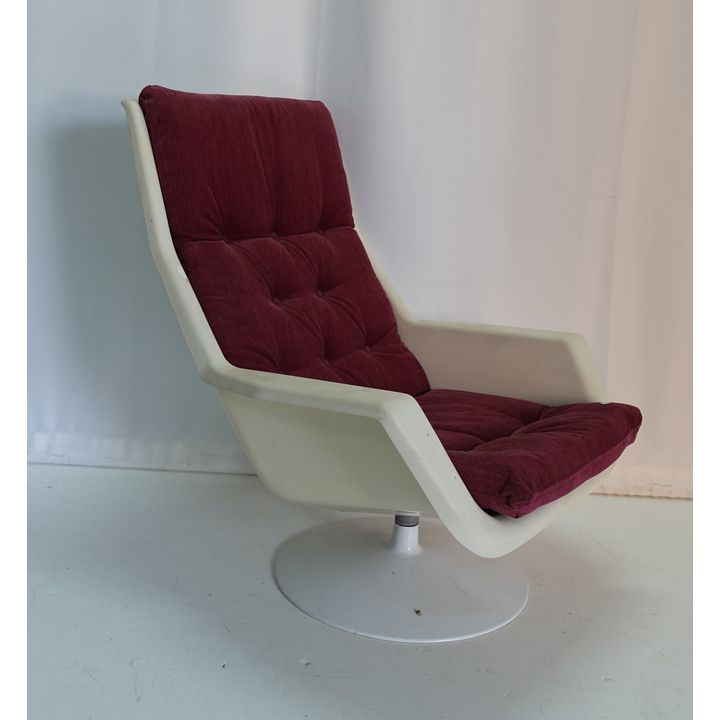 4-4000 EASY LOUNGE CHAIR, designer Robin Day for Hille