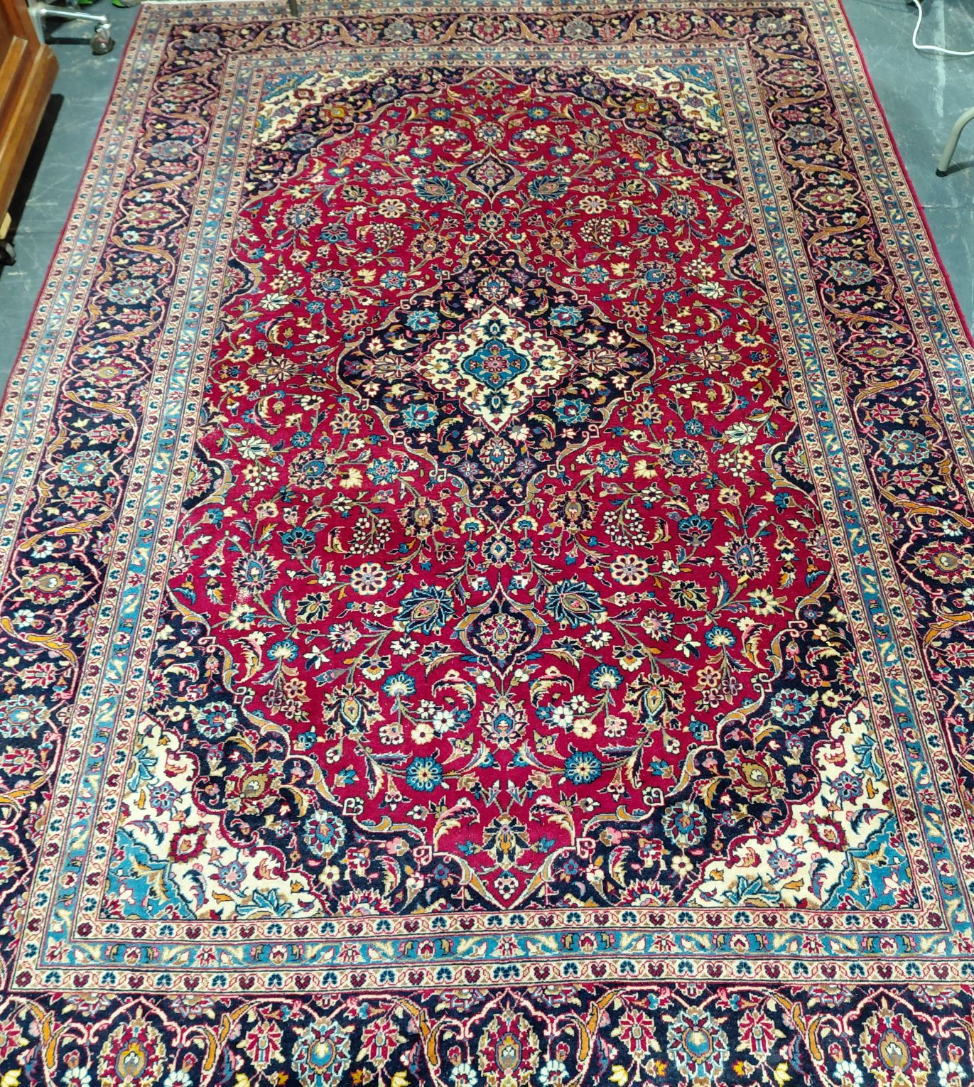 693 · PERSIAN CARPET